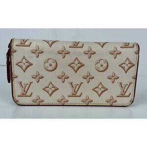 LOUIS VUITTON Monogram Fall For You Zippy Long Wallet